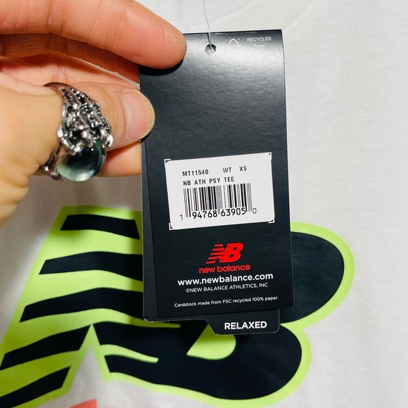 NWT Men’s X-Small New Balance Athletics Psych Varsity Tee In White/Black/Green - Picture 9 of 15